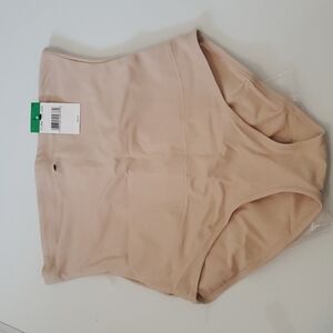MAIDENFORM Shape wear NWT Beige L